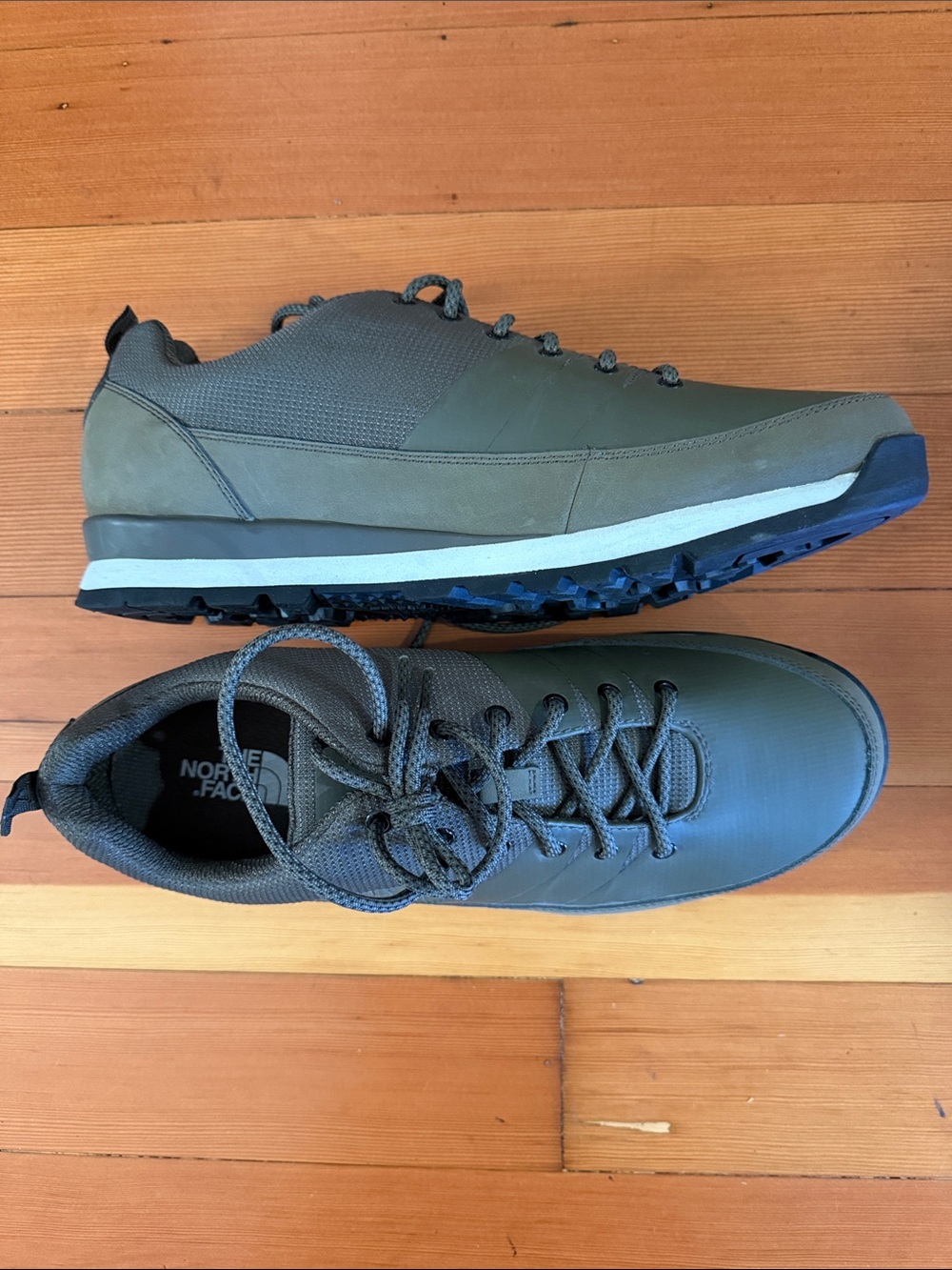 New! The North Face Back-To-Berkeley Low AM sneakers